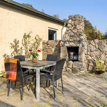 Logi I Hus Med Kunst Og Have * Vestervig