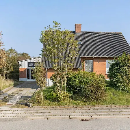 Logi I Hus Med Kunst Og Have Bed & Breakfast