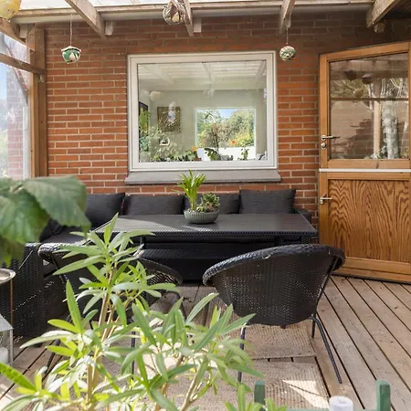 Frühstückspension Logi I Hus Med Kunst Og Have Vestervig