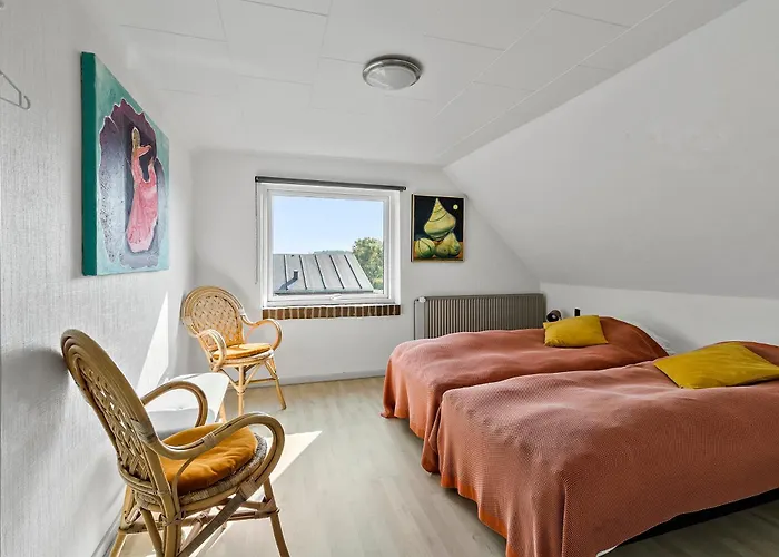 B&B Logi I Hus Med Kunst Og Have *