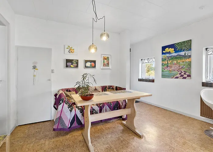 Logi I Hus Med Kunst Og Have B&B Vestervig